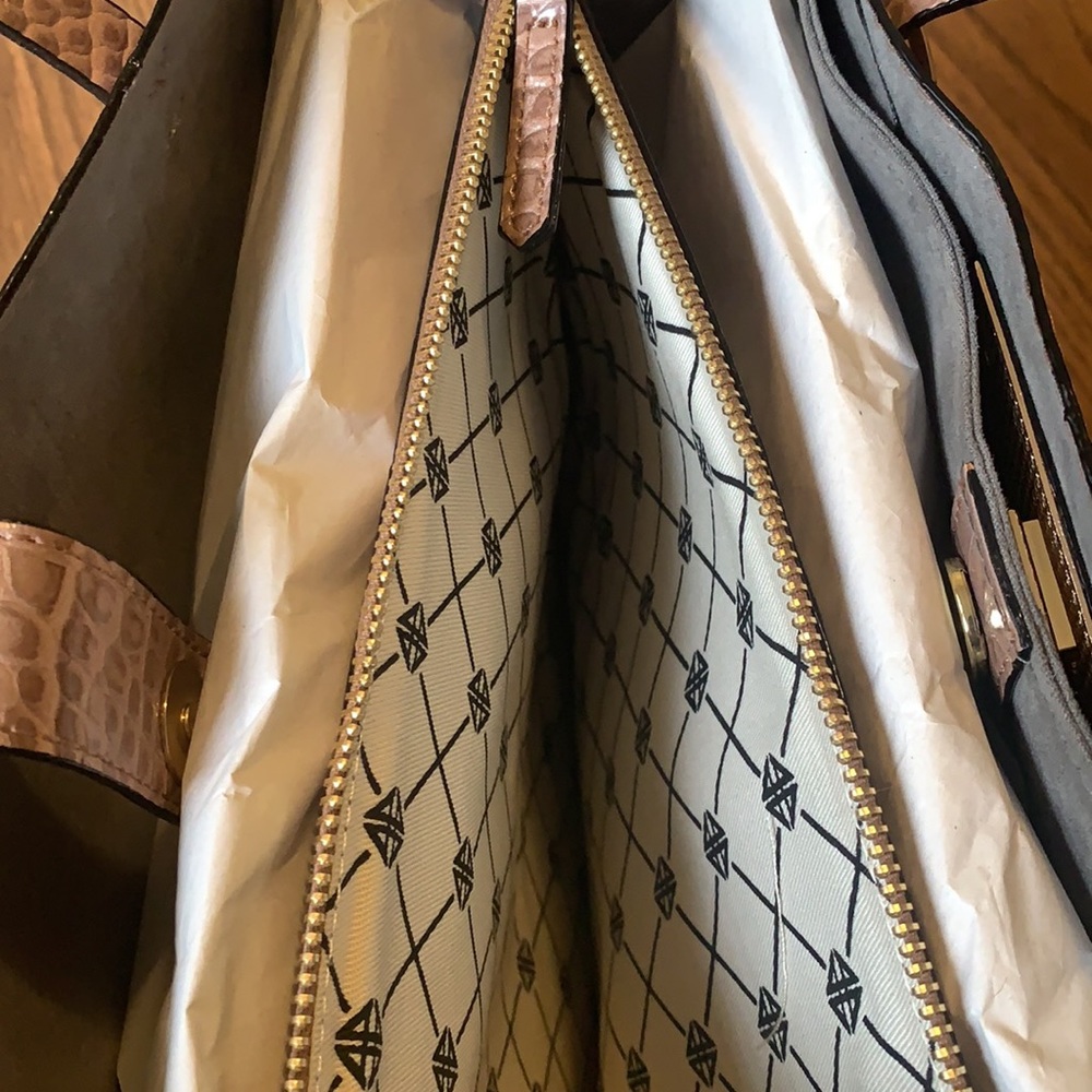 Brand New With Tags Antonio Melani Ada Tote in Taupe - Picture 6 of 8